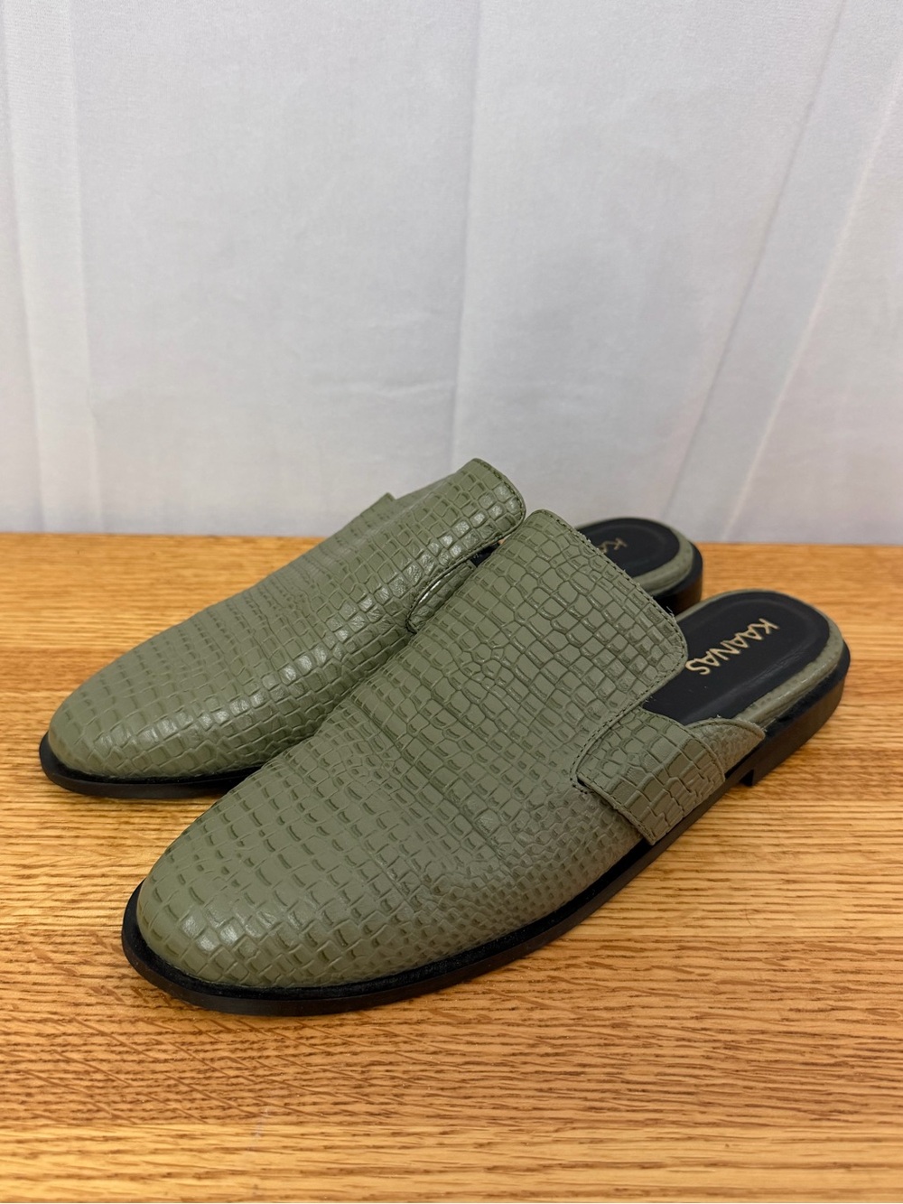Kaanas Leather Green Mule Slip on Loafers Womens Size 8